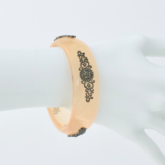 Vintage Lucite Bangle Bracelet Translucent Yellow Orange Cream Ornate Filigree - Picture 2 of 4